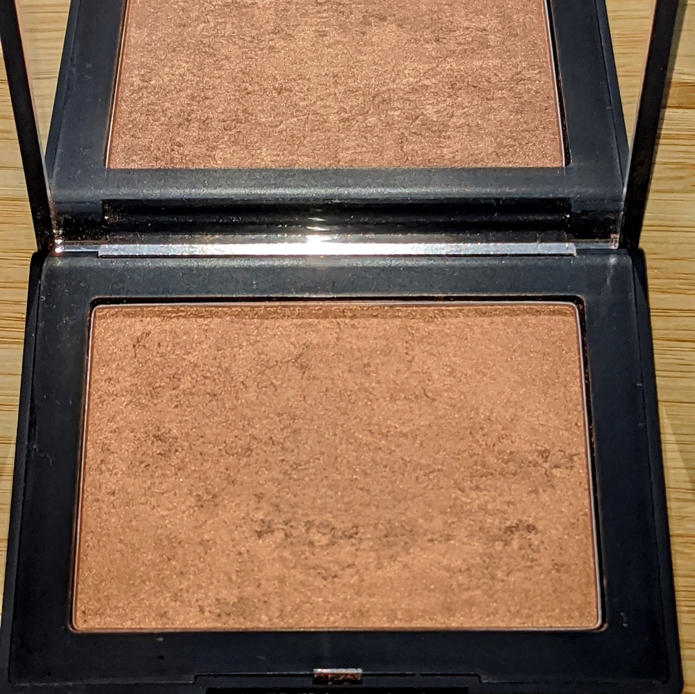Nars Highlighter - St Barths - Copper/Bronze
